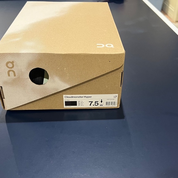 On Cloudmonster Hyper - Picture 7 of 10